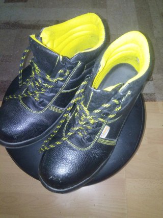 Botas de seguridad industrial talla 41