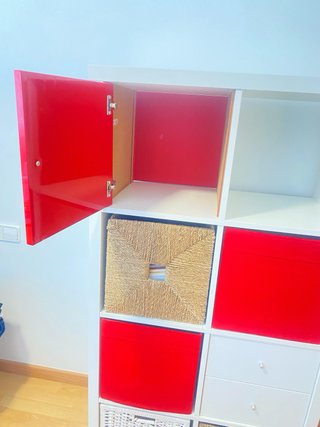 Estantería Kallax Ikea Roja y Blanca