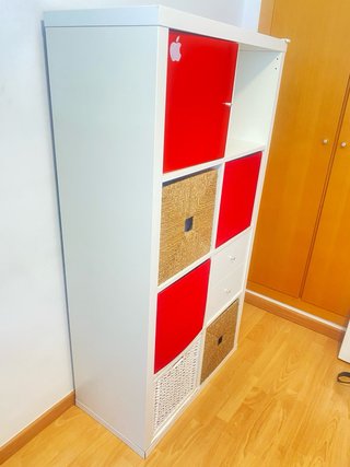 Estantería Kallax Ikea Roja y Blanca