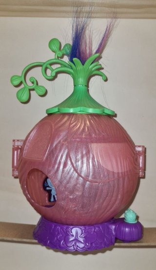 Casa Trolls con 11 muñecos
