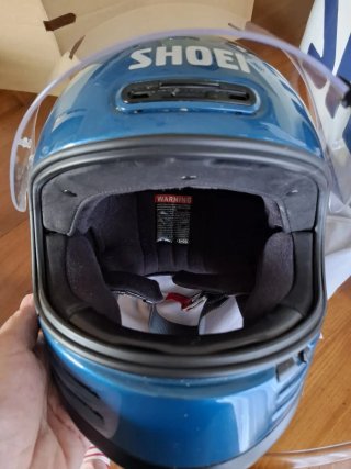 Casco marca Shoei Glams