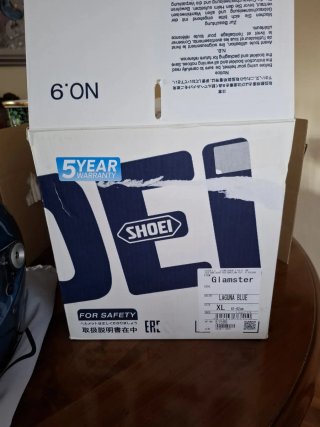Casco marca Shoei Glams