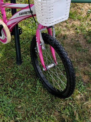 Bicicleta infantil rosa California con cesta 4+