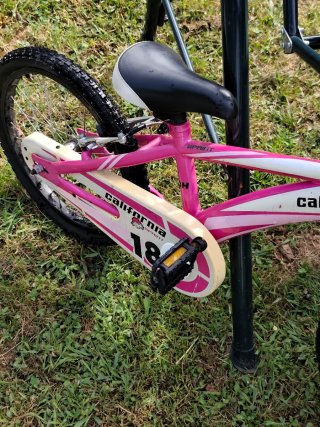 Bicicleta infantil rosa California con cesta 4+