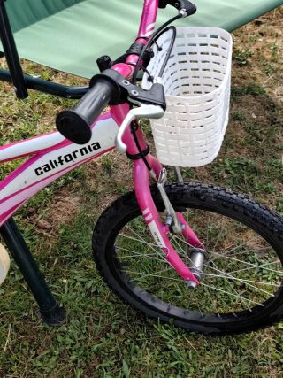 Bicicleta infantil rosa California con cesta 4+