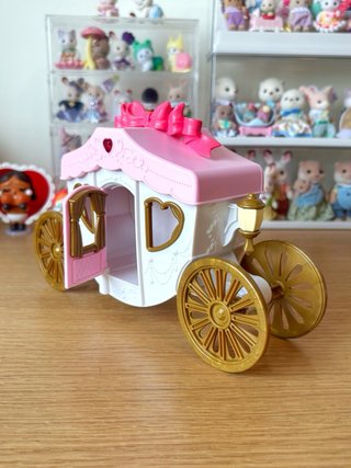 Sylvanian Families Carruaje Princesa y Muñeca