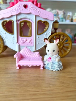 Sylvanian Families Carruaje Princesa y Muñeca