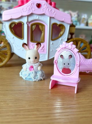 Sylvanian Families Carruaje Princesa y Muñeca