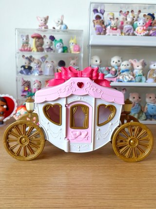 Sylvanian Families Carruaje Princesa y Muñeca