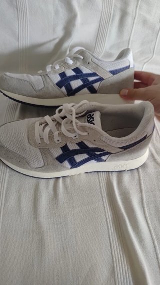 Zapatillas Asics casuales azul y blanco