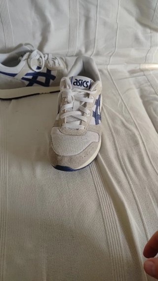 Zapatillas Asics casuales azul y blanco