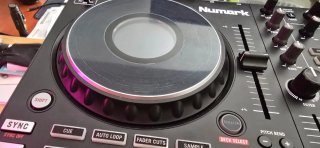 Numark Mixtrack Platinum FX DJ Controller