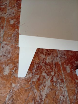 Urge venta  Mesa auxiliar Ikea blanca