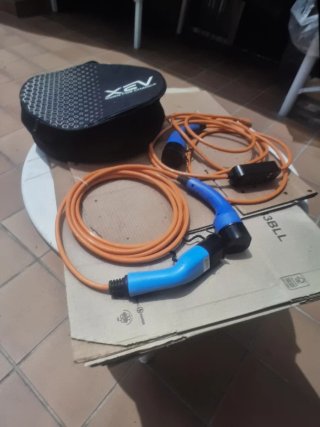 Cables de carga XEV Yo-Yo nuevos a estrenar..