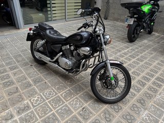 Yamaha Virago 250 Negra y Plateada