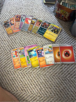Pokemon TCG Tins y Figuras