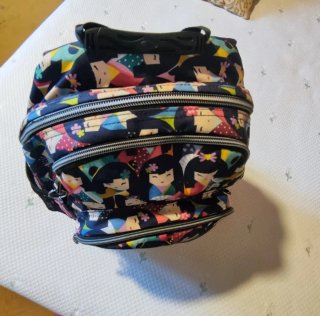 Mochila Totto Escolar Diseño Muñecas