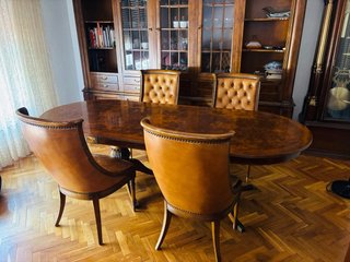 Mesa comedor y 4 sillas a juego