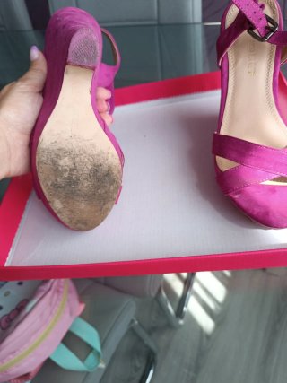 Sandalias de cuña fucsia