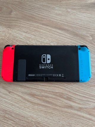 Nintendo Switch + 4 Mandos Joy-Con (Pack Familiar)