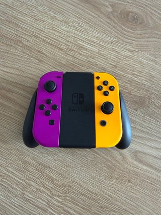 Nintendo Switch + 4 Mandos Joy-Con (Pack Familiar)