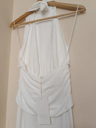 Vestido midi blanco con aplique dorado zara S