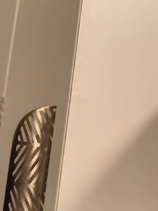 Mueble aparador Vihals blanco con tiradores dorado
