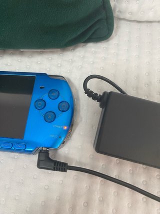 PSP 3004 Azul con juegos