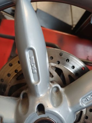 Cerchione anteriore Aprilia Scarabeo