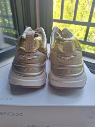 Scarpe Guardiani donna beige/oro n. 39