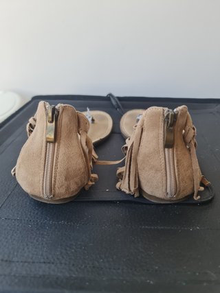 Sandalias Mustang étnicas con flecos Talla 38