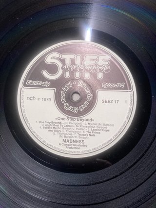 Vinilo LP Madness - One Step Beyond...