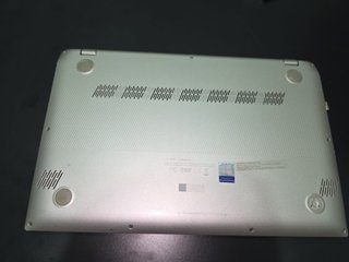 ASUS VivoBook S14 Ultrabook verde