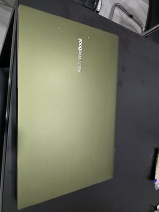 ASUS VivoBook S14 Ultrabook verde