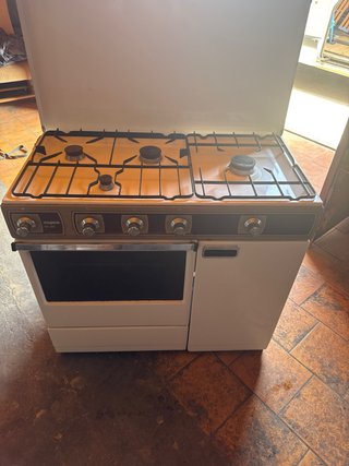 Cocina Aspes 4 fuegos con horno