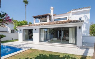 Chalet en alquiler en Nueva Andalucía centro en Marbella