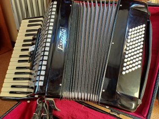 Fisarmonica Stella 72 bassi, 3 voci
