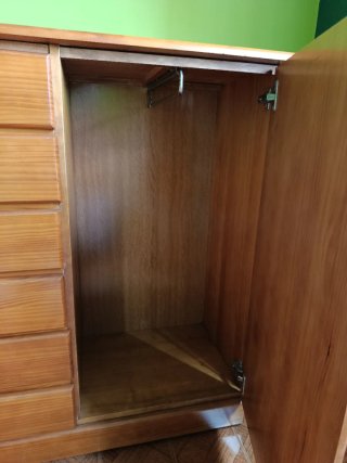 Mueble auxiliar pino macizo. Urge venta!!