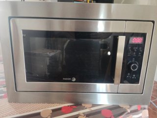 Horno empotrable y microondas