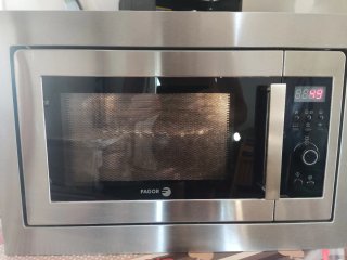 Horno empotrable y microondas