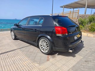 Opel Signum 2004