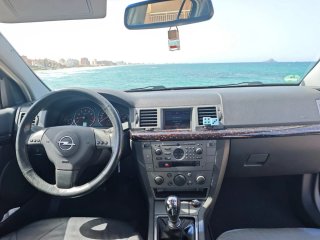 Opel Signum 2004
