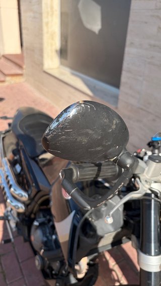 Moto Mondial HPS 125 negra