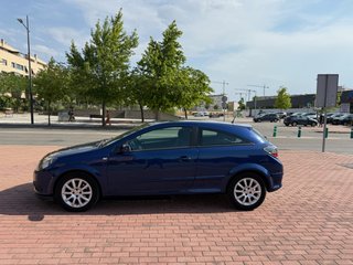 Opel Astra GTC 1.6 GASOLINA 3 PUERTAS