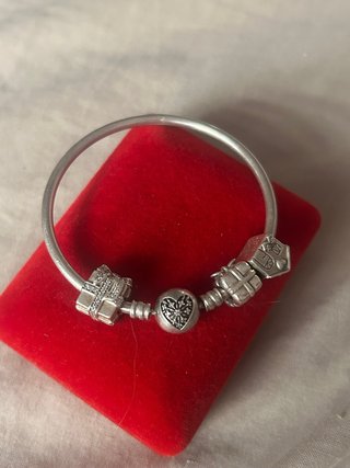 Pulsera Pandora con charms