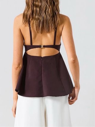 Top con espalda descubierta y volantes