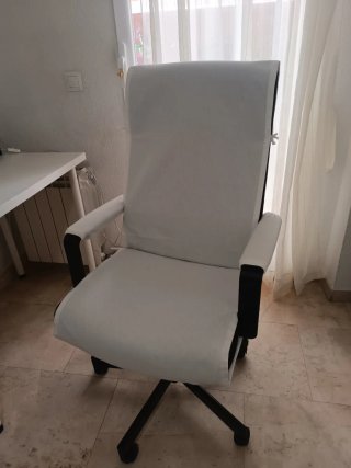 Silla de oficina ergonómica negra