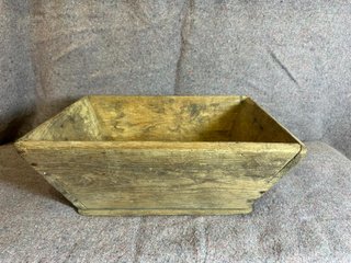Artesa de madera artesanal antigua