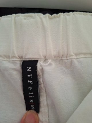 Minifalda blanca con bolsillos