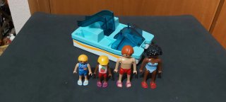 Playmobil Familia con Barca a Pedales